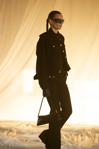 Look 25